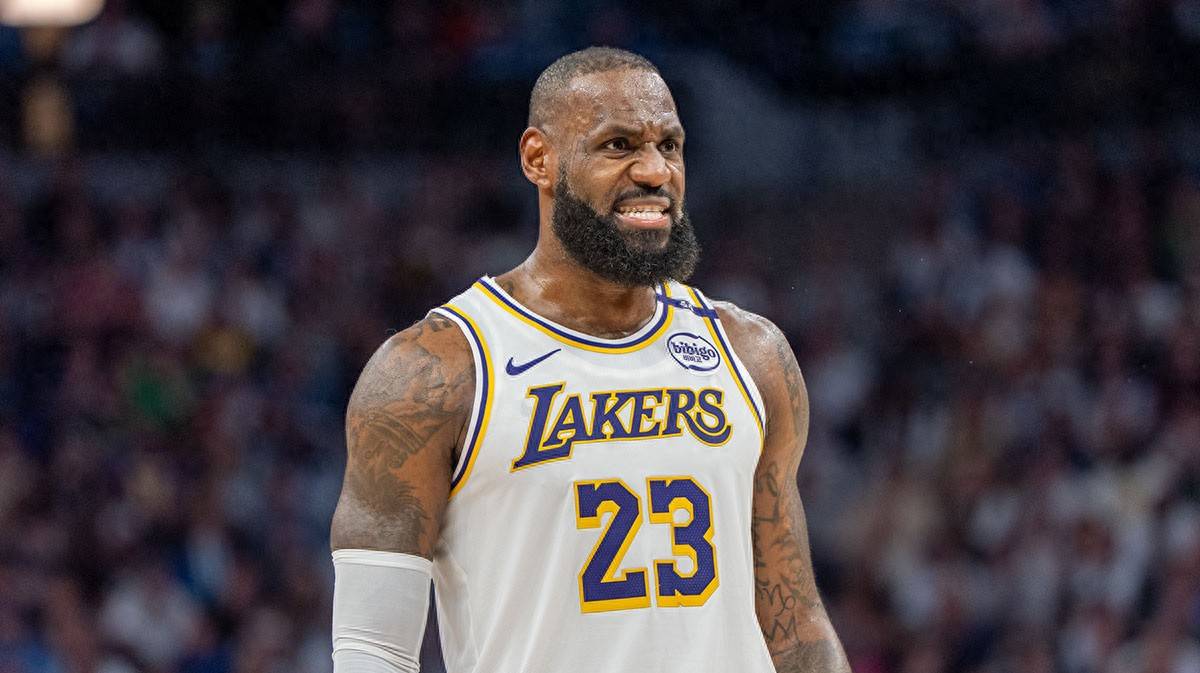 ayx sports-关于重返赛场引发热议！，詹姆斯在DWG比赛中比赛局势复杂热度持续攀升的信息